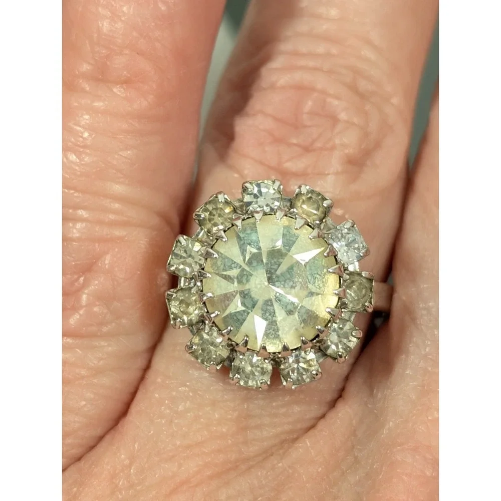 Vintage Emmons Cocktail Ring Silver Tone Round Rhinestone‎ Bold Size 7 Adjusts